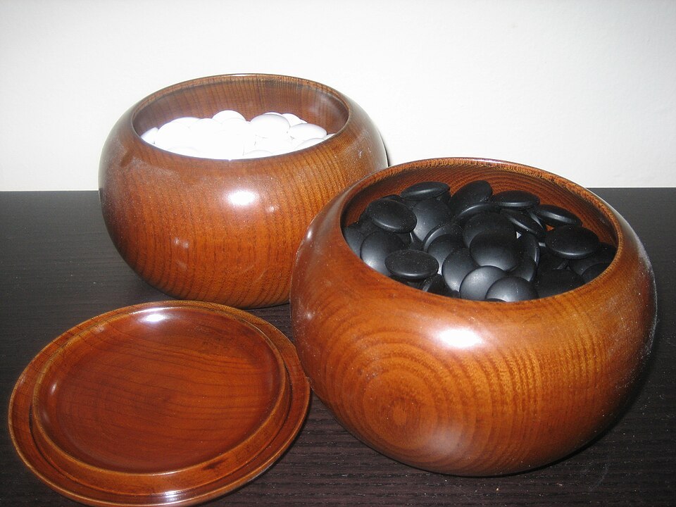 Go stones in bowls.jpg